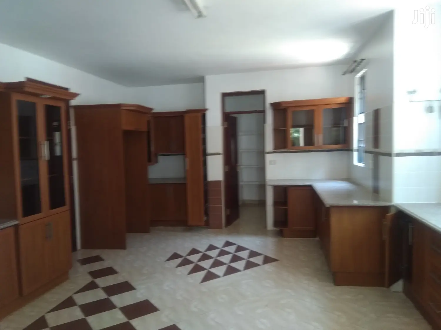 4bedroomed , 2dsqs Off Thigiri Rd