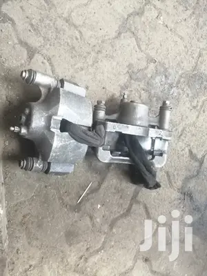Toyota Hilux Vigo Front Brake Calliper (2wd).