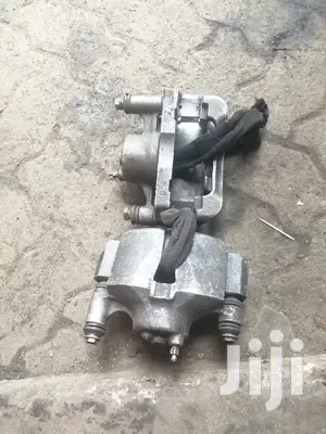 Toyota Hilux Vigo Front Brake Calliper (2wd).