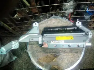 KNEE AIRBAG Landcluiser Prado 150.