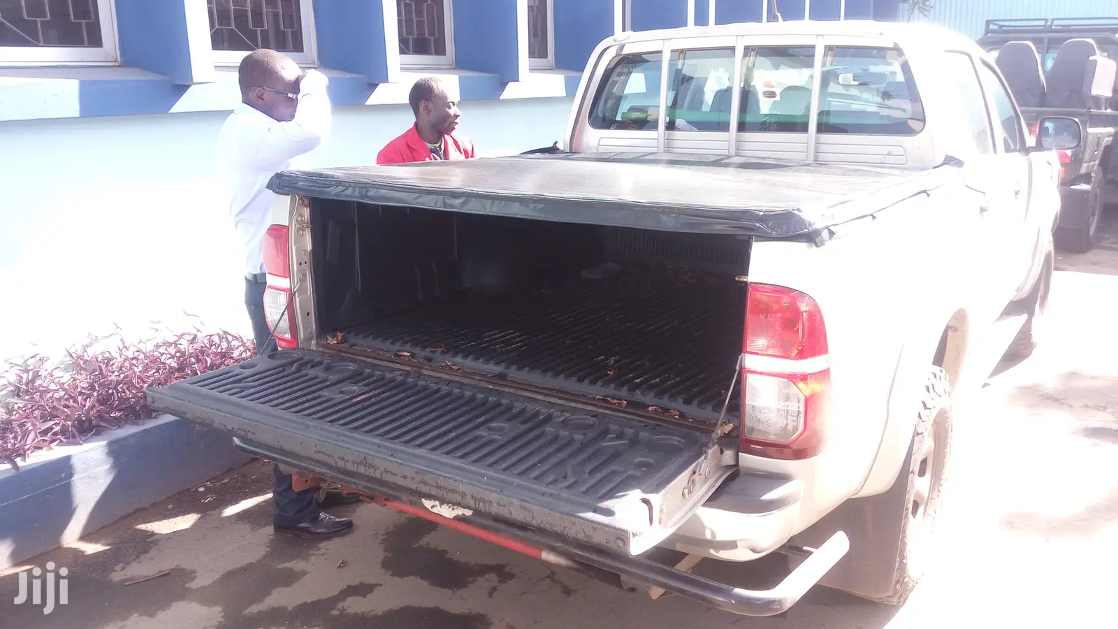 Double Cab Rear Cover/ Tonneau Cover