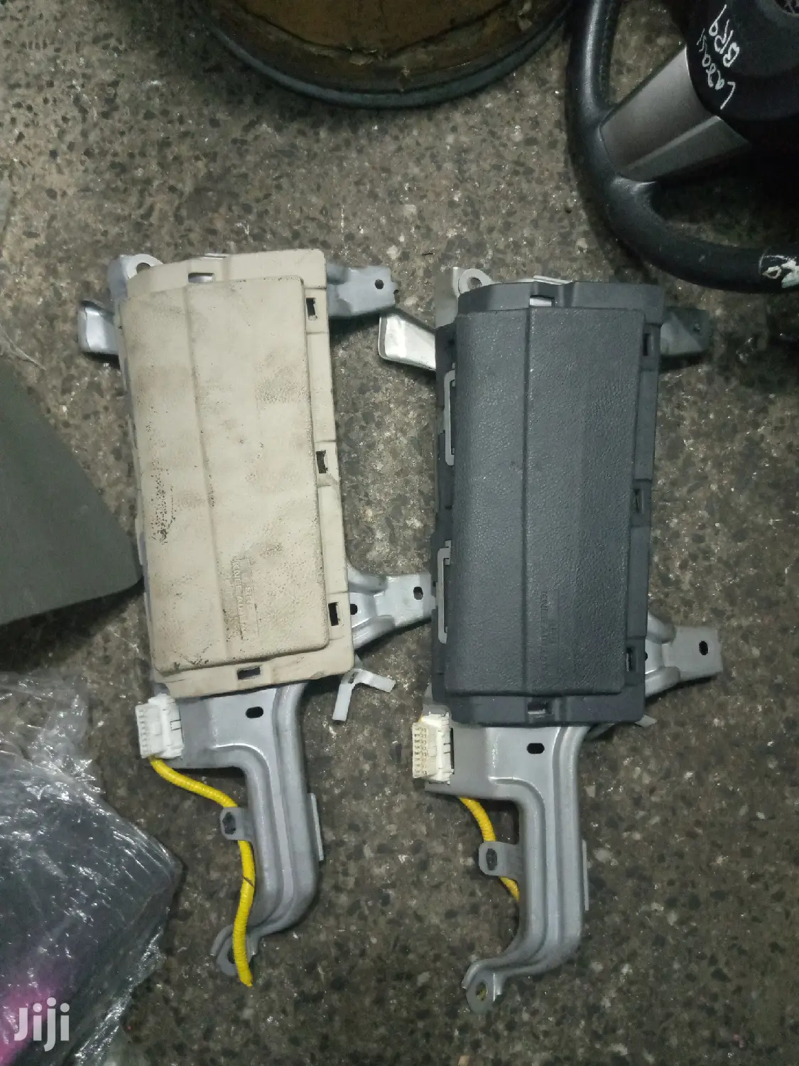 Knee Airbag Harrier