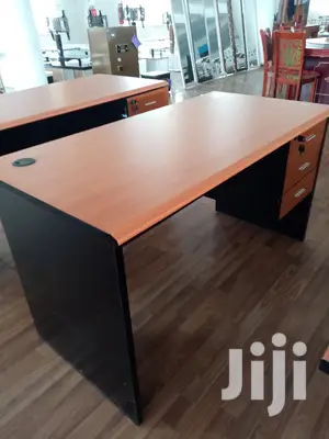1.6m Office Desk