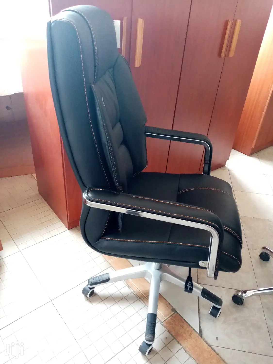 Leathertte Office Chair