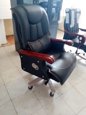 Executive Office Seat