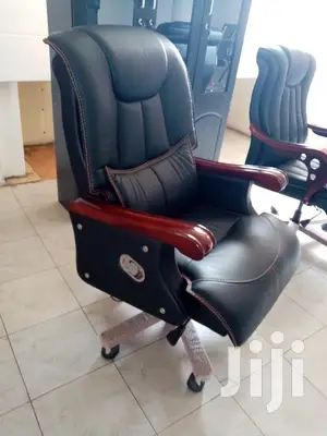 Executive Office Seat