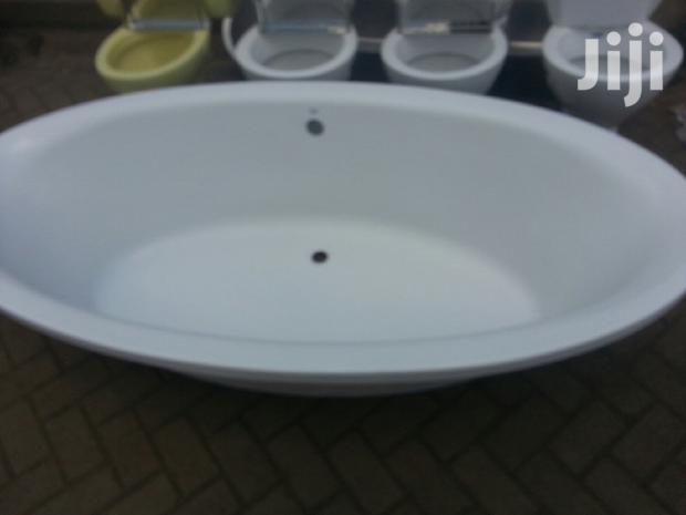 Oval Bathtub Very Unique