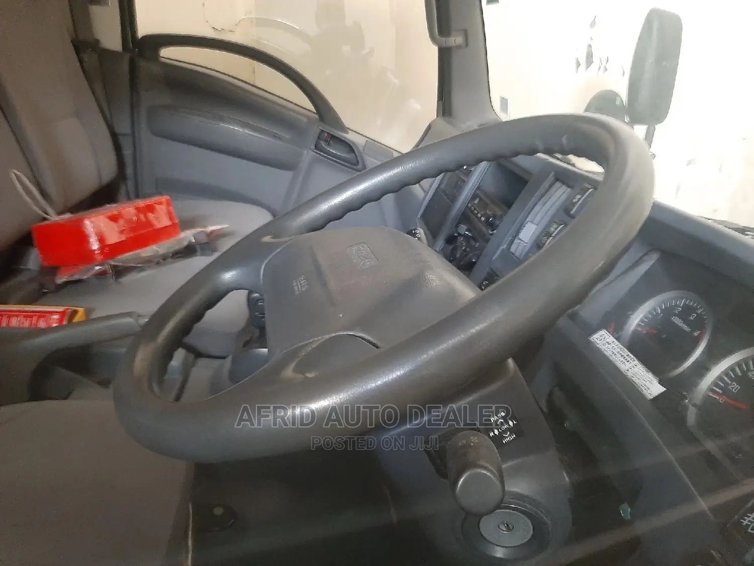 Isuzu ELF Truck 2017
