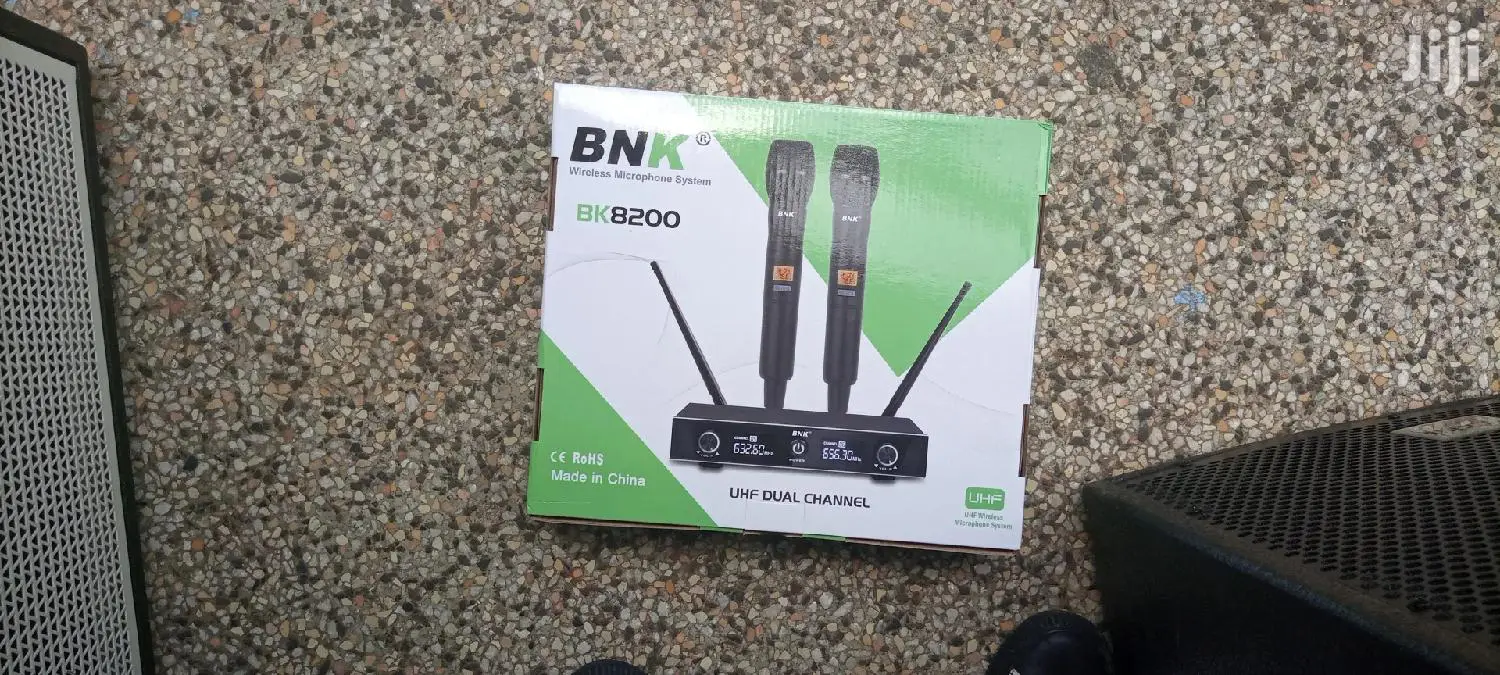 BNK 8200 Wireless Microphone