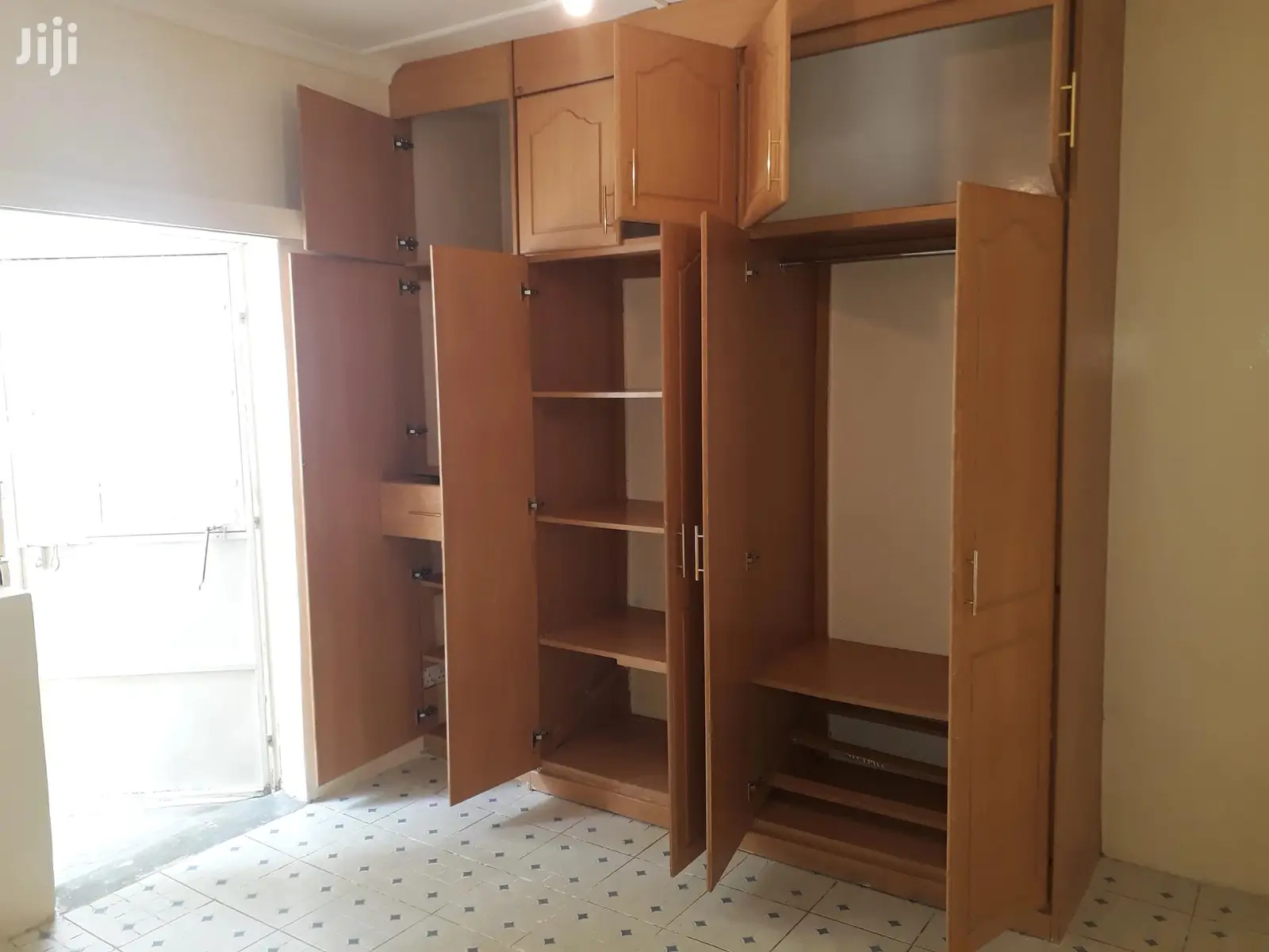 Hurlingham One Bedroom Guest Wing For Rent