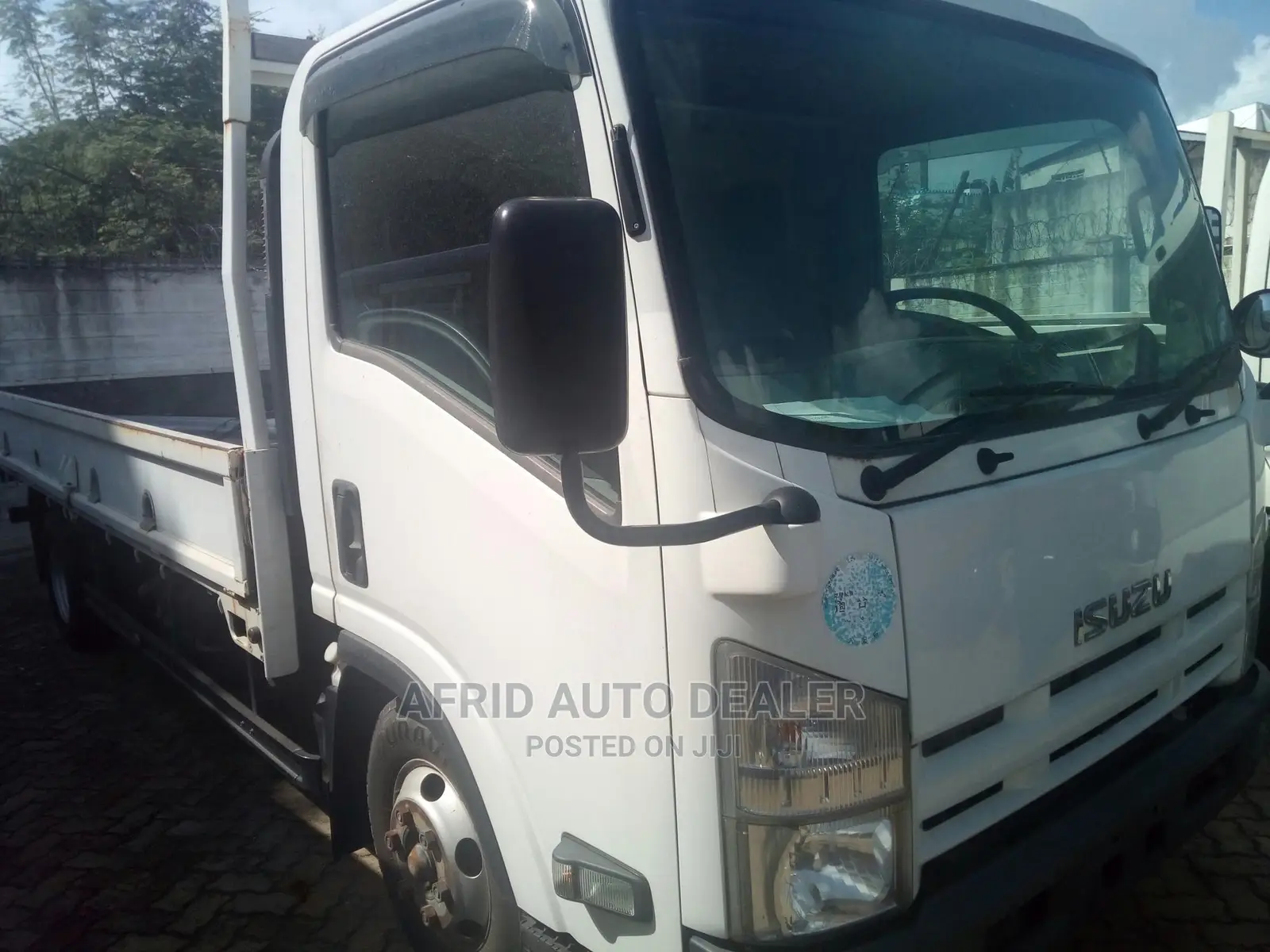 Isuzu ELF Truck 2017 White