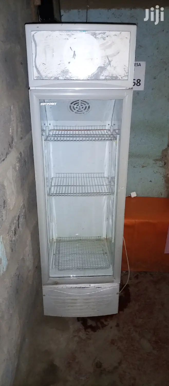 Von Hotpoint Display Fridge
