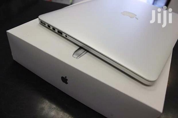 Macbook Air Core i5 256GB SSD 8GB Ram - main view