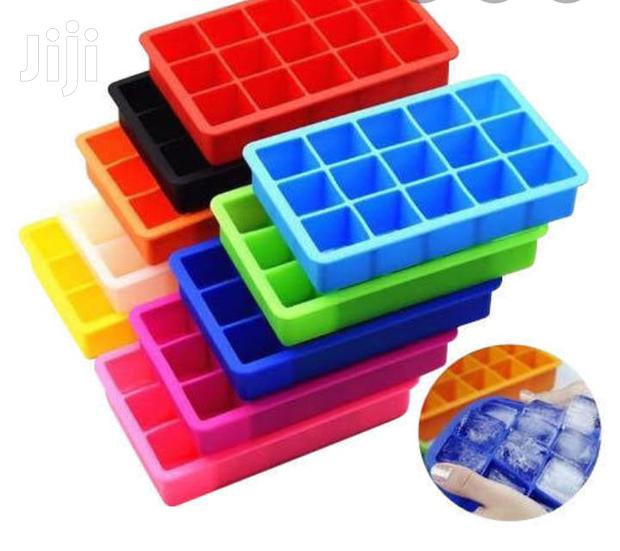 Silicone Ice Cube Maker - thumbnail 2