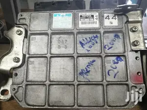Toyota ECU Computer 20B61.