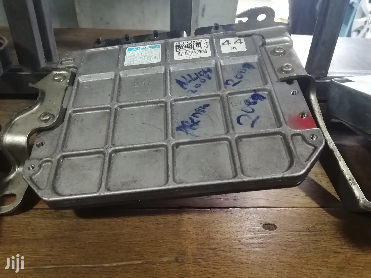 Toyota ECU Computer 20B61.