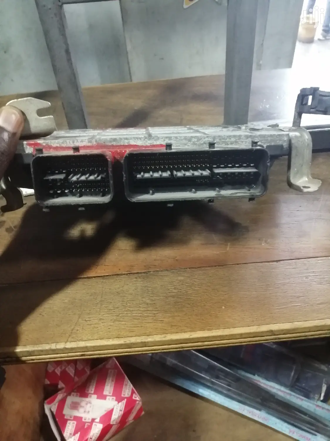 Toyota ECU Computer 20B41.