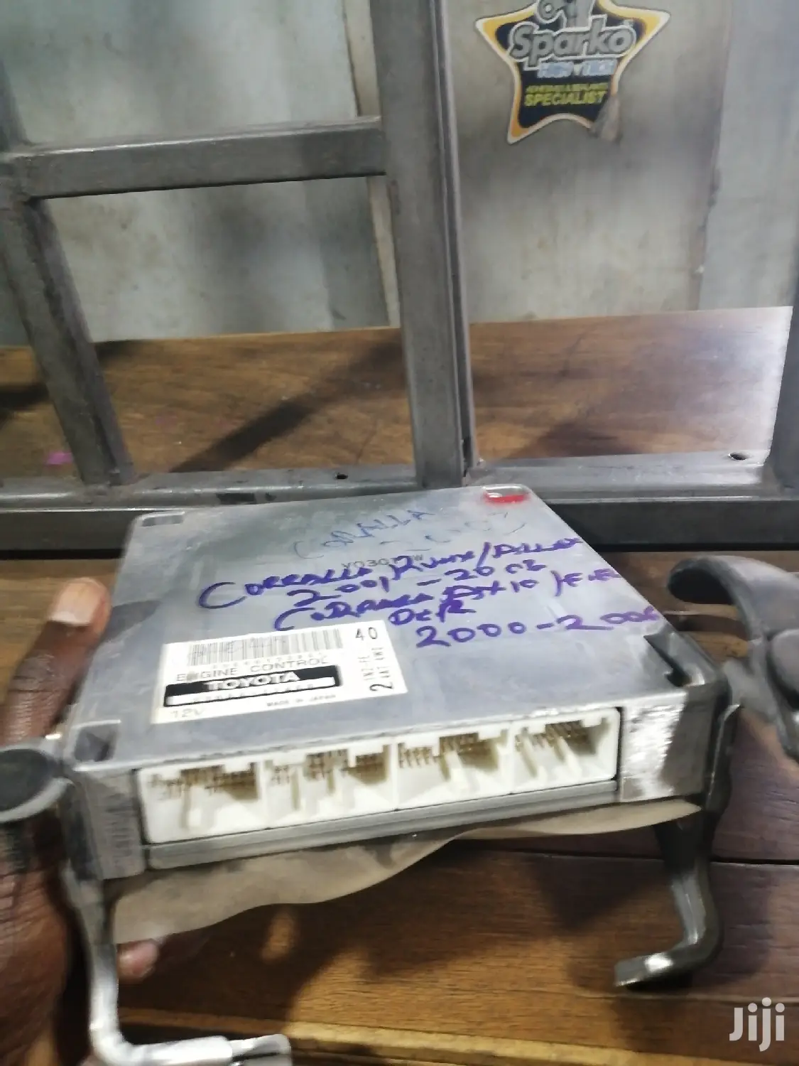 Toyota INZ Engine ECU Computer.