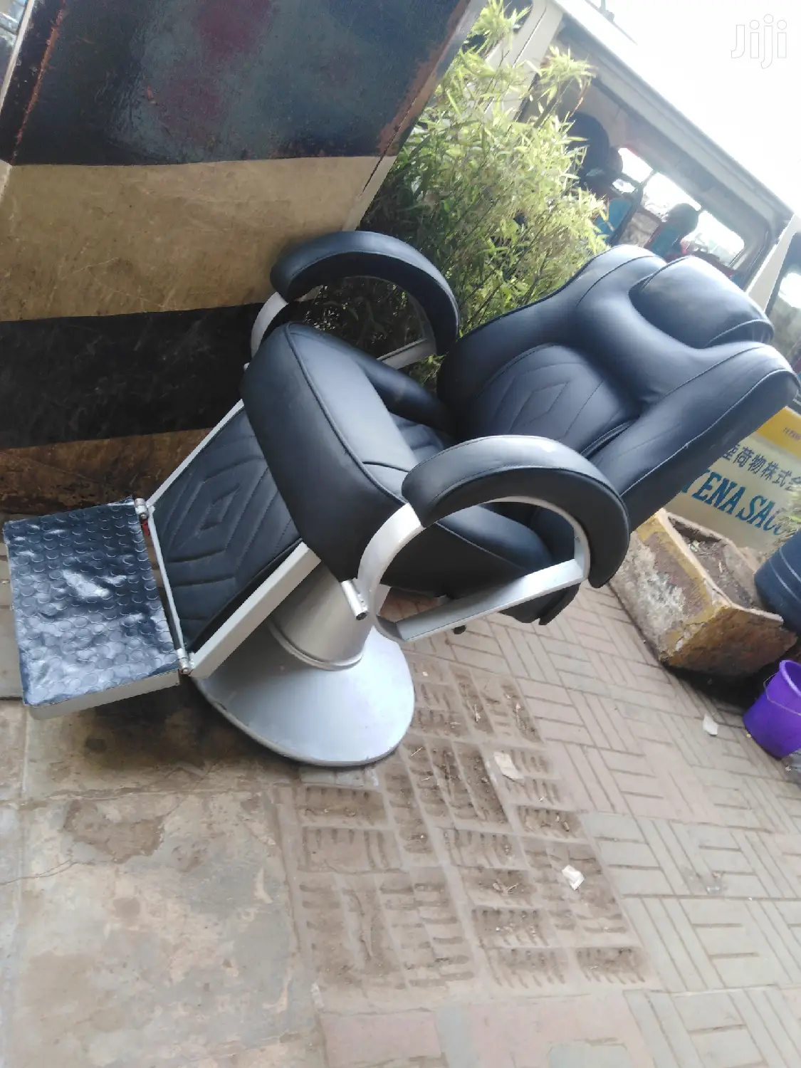 Barber Chair /Kinyozi Chair /Classic Barber Chair /Executive in Nairobi