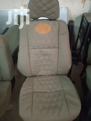 Tour / Land Cruiser Seats
