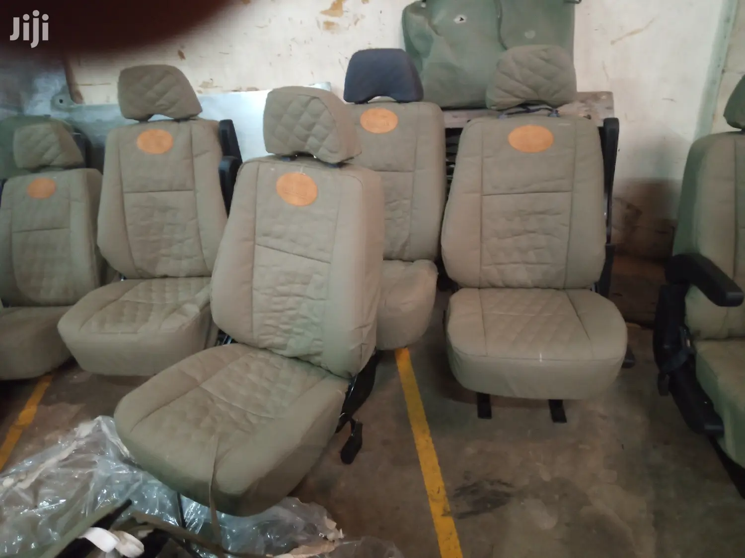Tour / Land Cruiser Seats