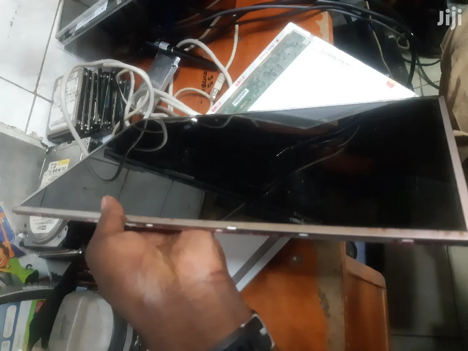 Toshiba Satellite Screens Available
