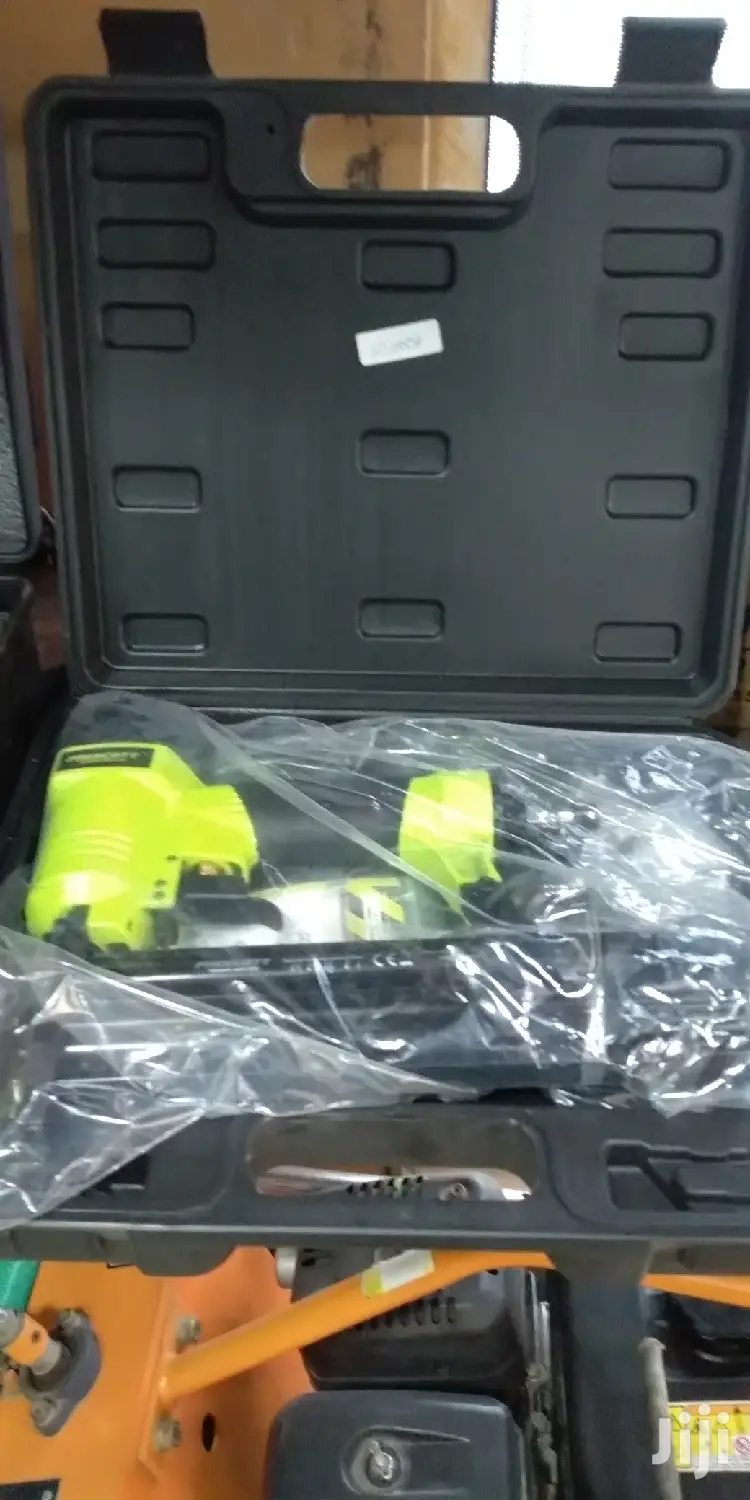 Air Brad Nailer