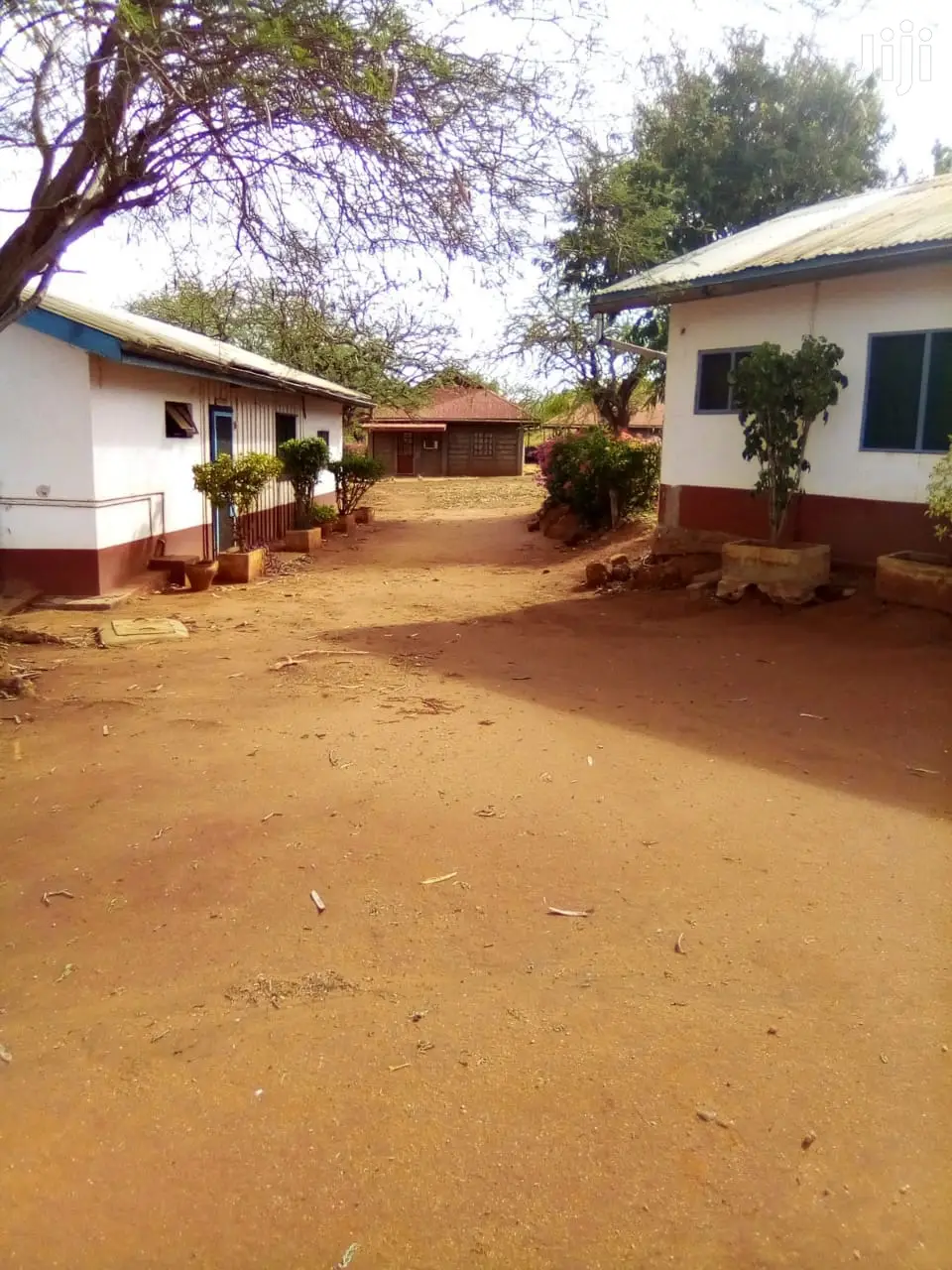 Furnished 10bdrm Villa in Ngolia for sale