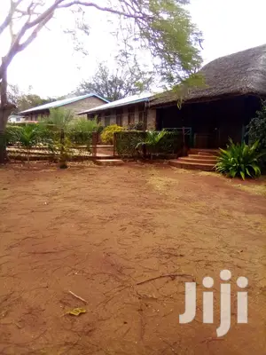 Furnished 10bdrm Villa in Ngolia for sale