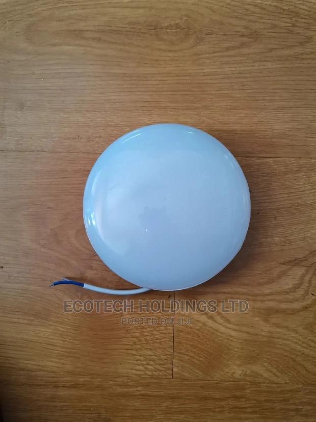 13wts Bathroom Light - main view