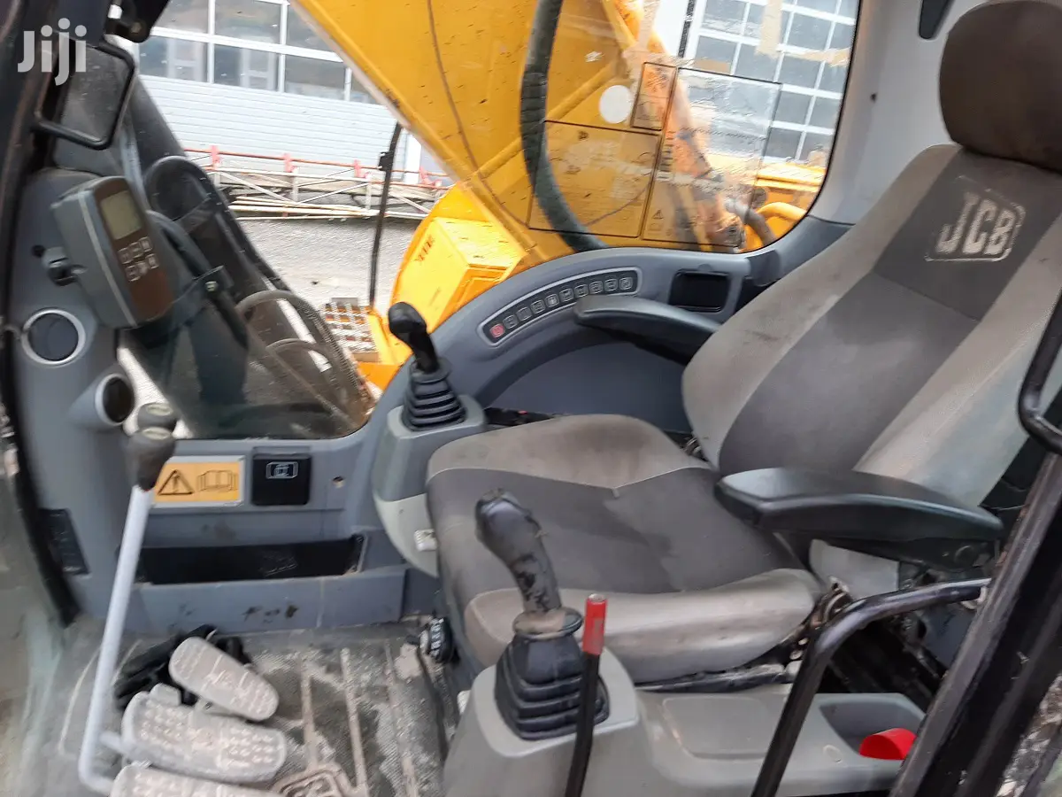 JCB Js330-Lc Excavator (Foreign Import)