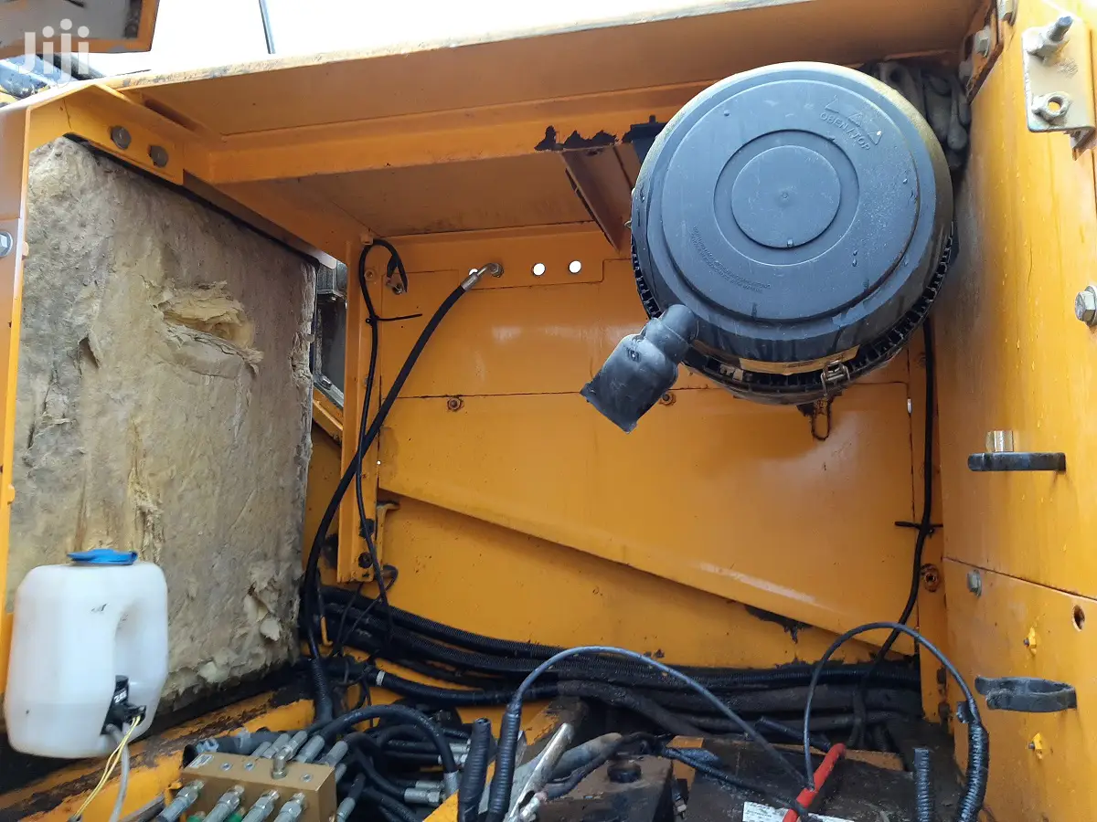 JCB Js330-Lc Excavator (Foreign Import)