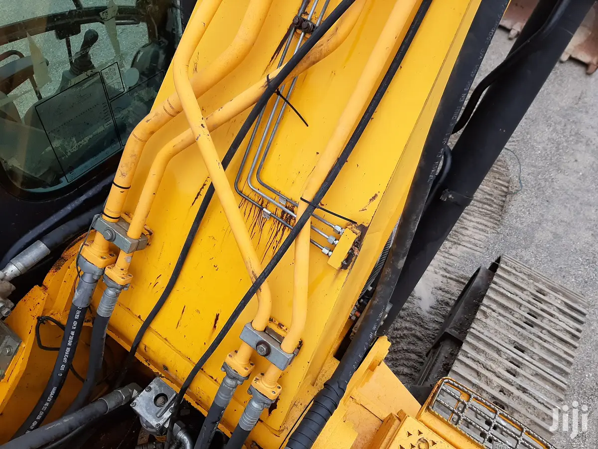 JCB Js330-Lc Excavator (Foreign Import)