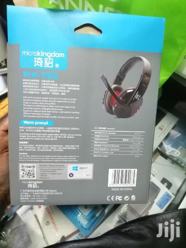 Wired Headphones With Microphone - thumbnail 2