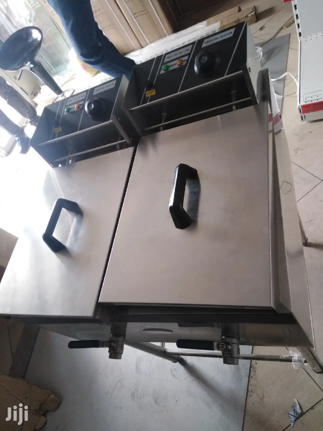 Chip's Deep Fryer Imported With Stand & Taps Stand Electric