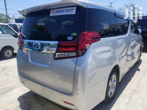 Toyota Alphard 2016 Silver - thumbnail 2