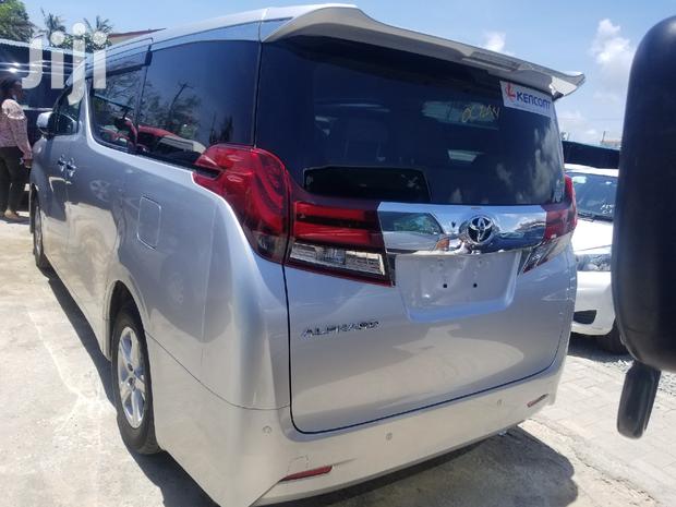 Toyota Alphard 2016 Silver - thumbnail 3