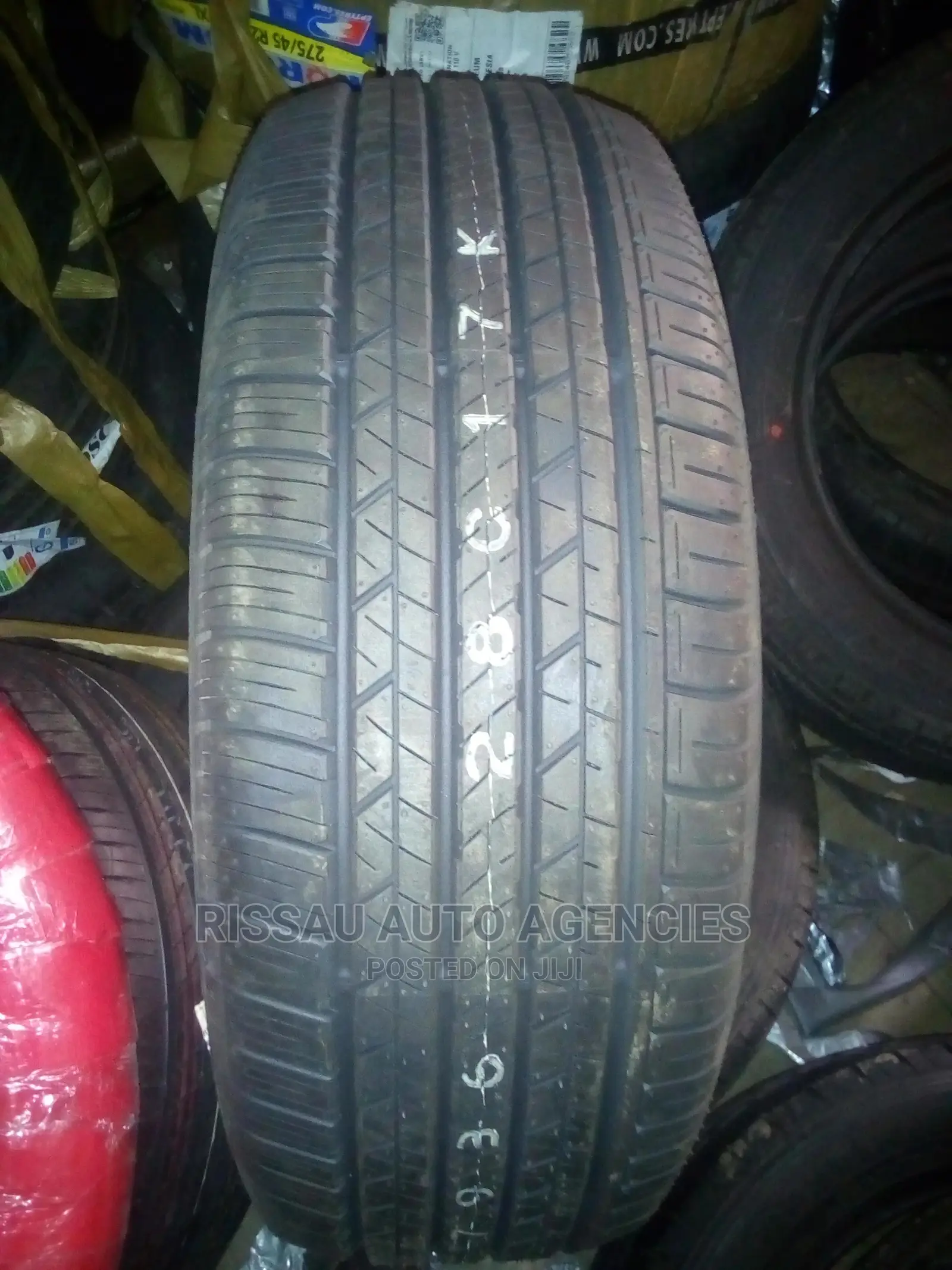 235/60 R 18 Dunlop Tyres
