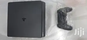 BLACK New Playstation 4