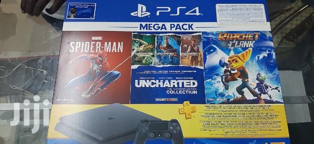 BLACK New Playstation 4 - thumbnail 3