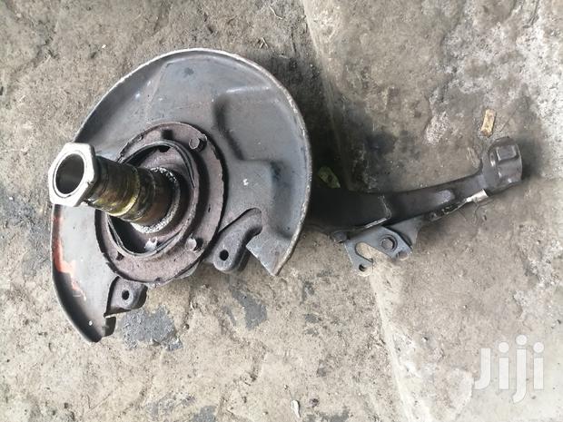 Toyota Land Cruiser J100 Steering Knuckle. - thumbnail 2