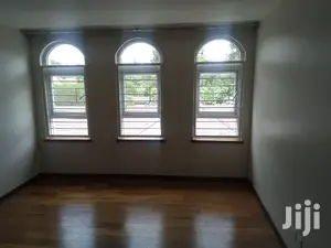 6bedroomed Town House To Let
