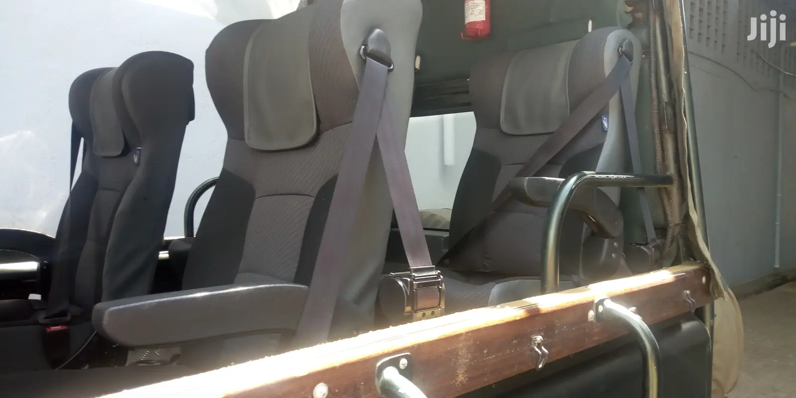 Land Cruiser / Game View Seats