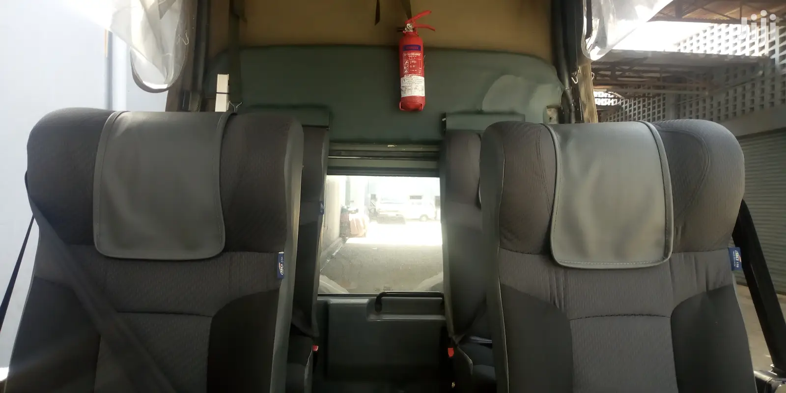 Land Cruiser / Game View Seats