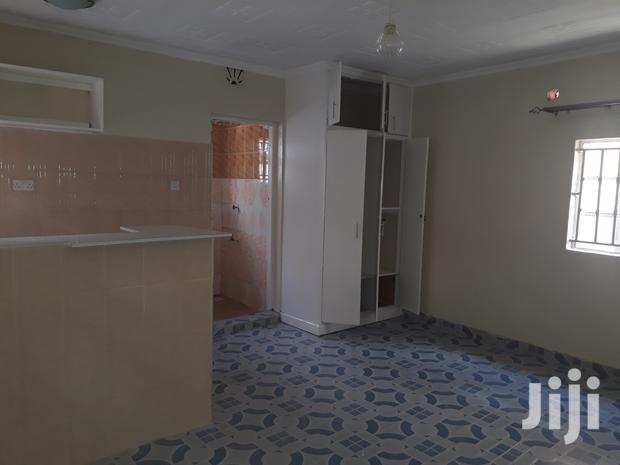 Hurlingham Self Contained Studio For Rent - thumbnail 3