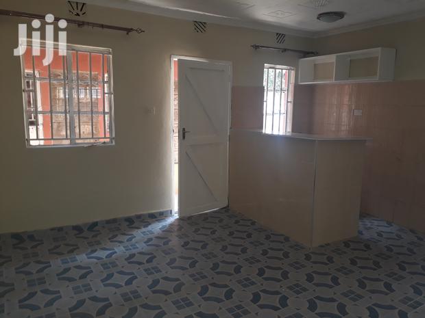 Hurlingham Self Contained Studio For Rent - thumbnail 6