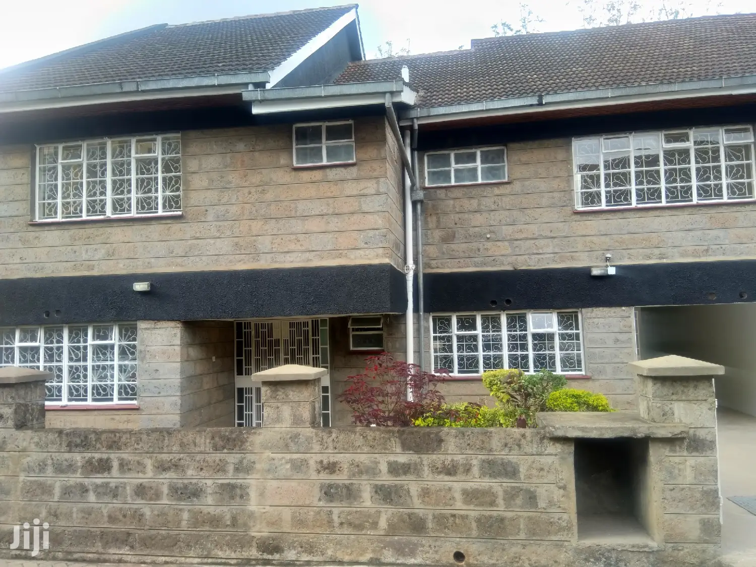 5bedroomed Maisonette With Dsq to Let