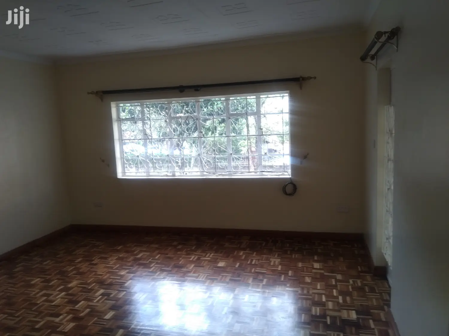 5bedroomed Maisonette With Dsq to Let