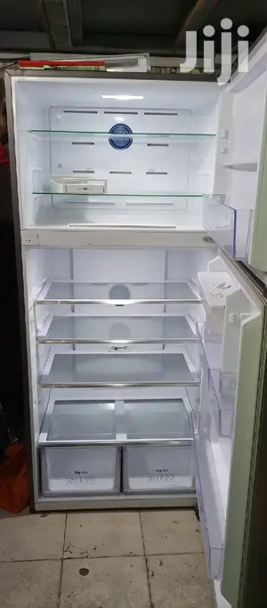 Samsung Fridge W/Dispenser