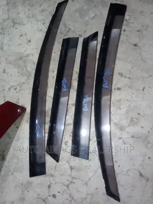 Windblakers For Ractis New Shape 2011 Set.